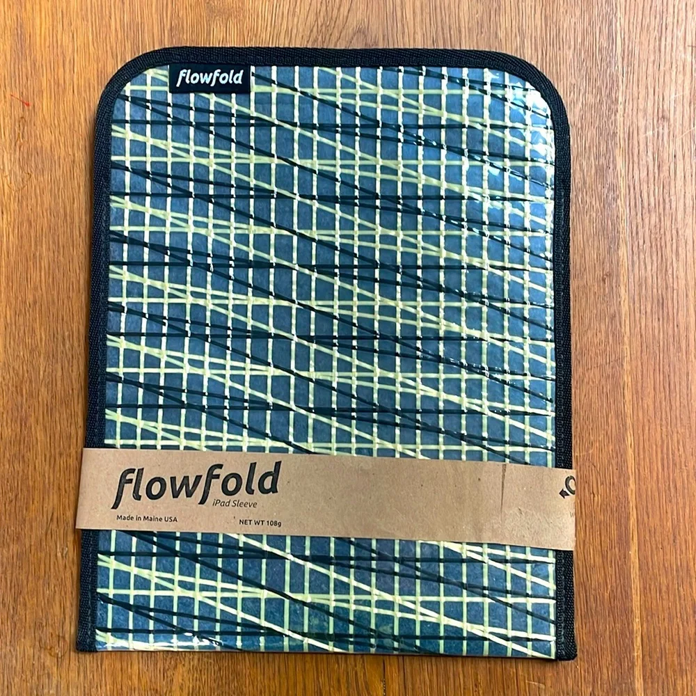 COPY - FLOWFOLD IPAD / TABLET SLEEVE: Recycled Sail